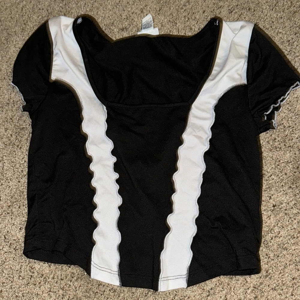 black and white crop top